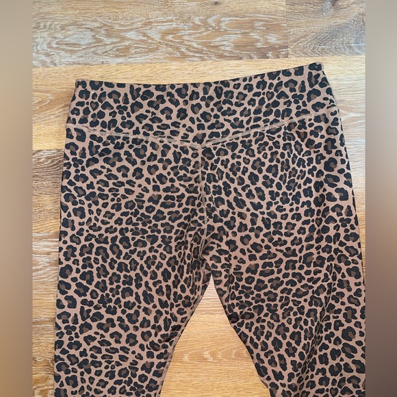✔️NIKE✔️ Dri Fit - Plus Size Leopard Leggings - Picture 7 of 8